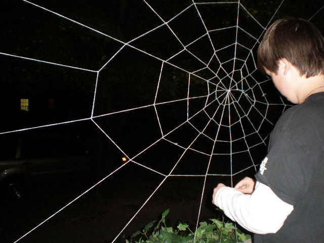 Как сделать паутину на Хэллоуин