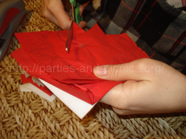 как сделать бумажные цветы для гирлянды на гавайскую вечеринку