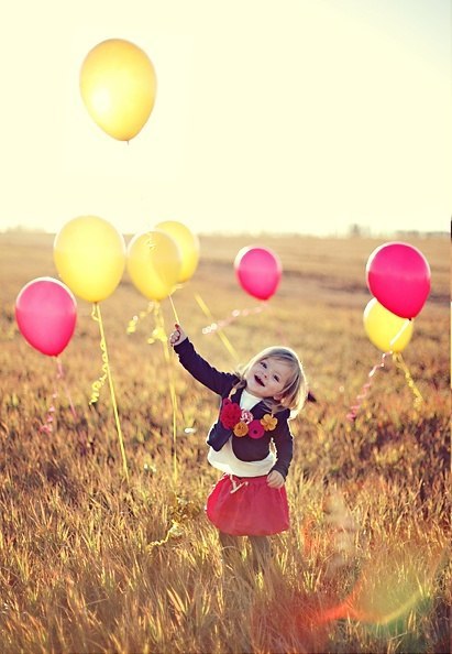 Идеи для детских фотографий с воздушными шарами